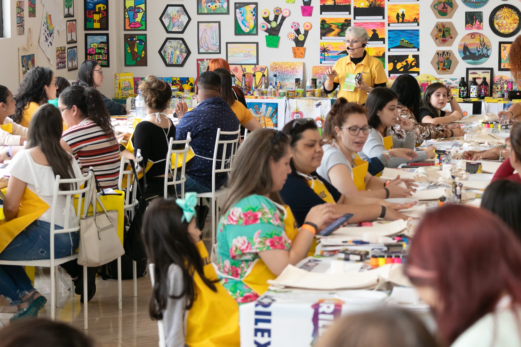 Encontro de Educadores rene profissionais da educao, artes e artesanato em Sorocaba