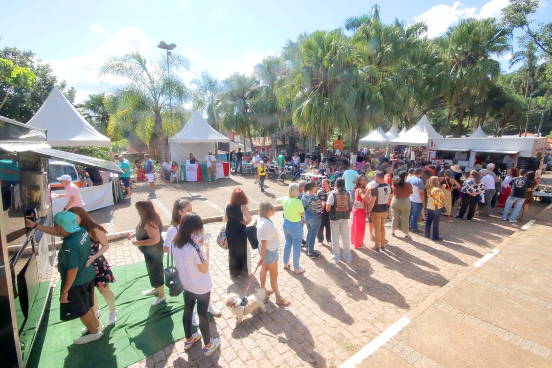 3� festa das na��es agita Joaquim Eg�dio