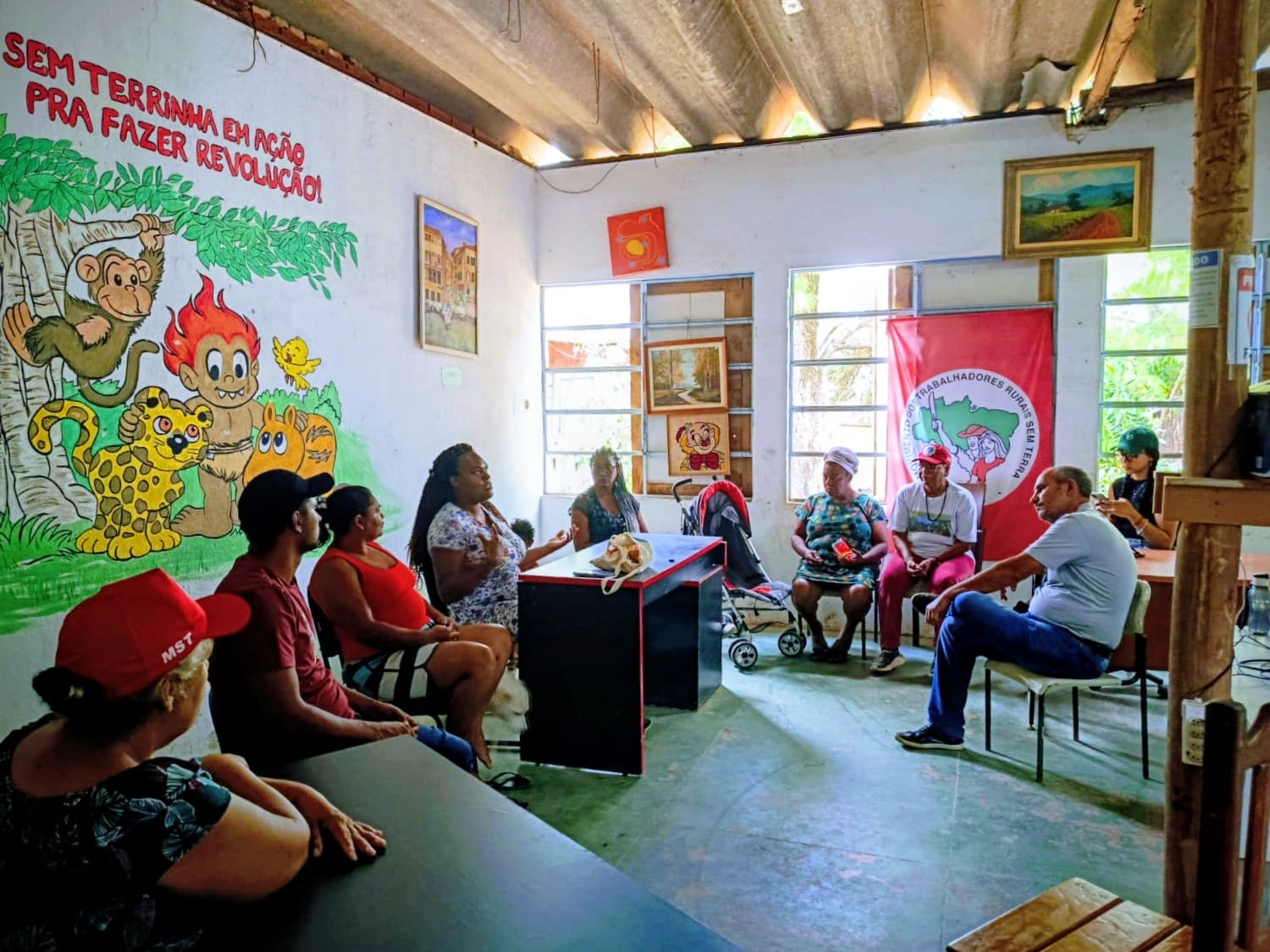 Reportagem do SINTPq marca os 42 anos do MST ao mostrar o cotidiano, a luta e as parcerias do Acampamento Marielle Vive